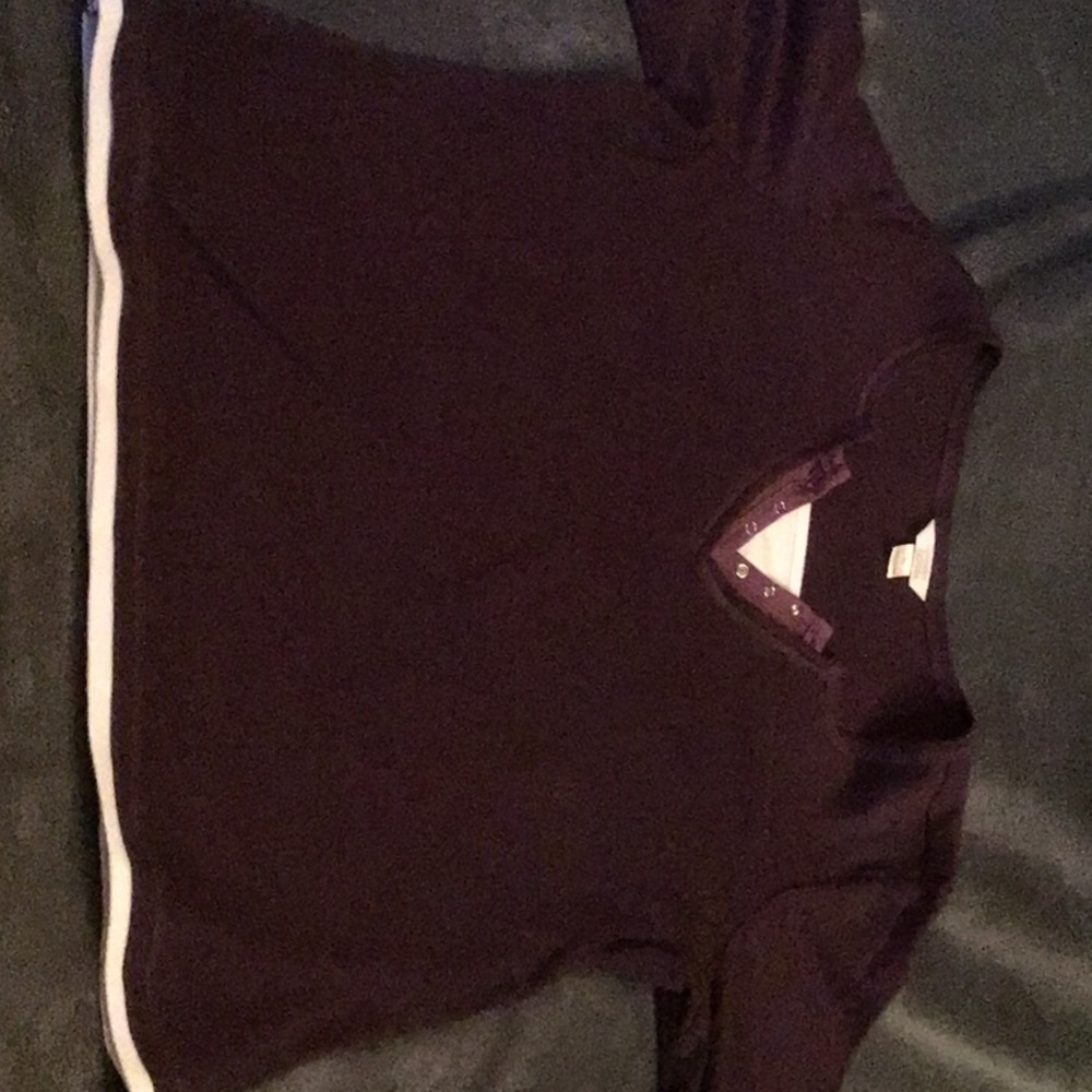 Cute layered look 3/4 sleeve top. Gently worn